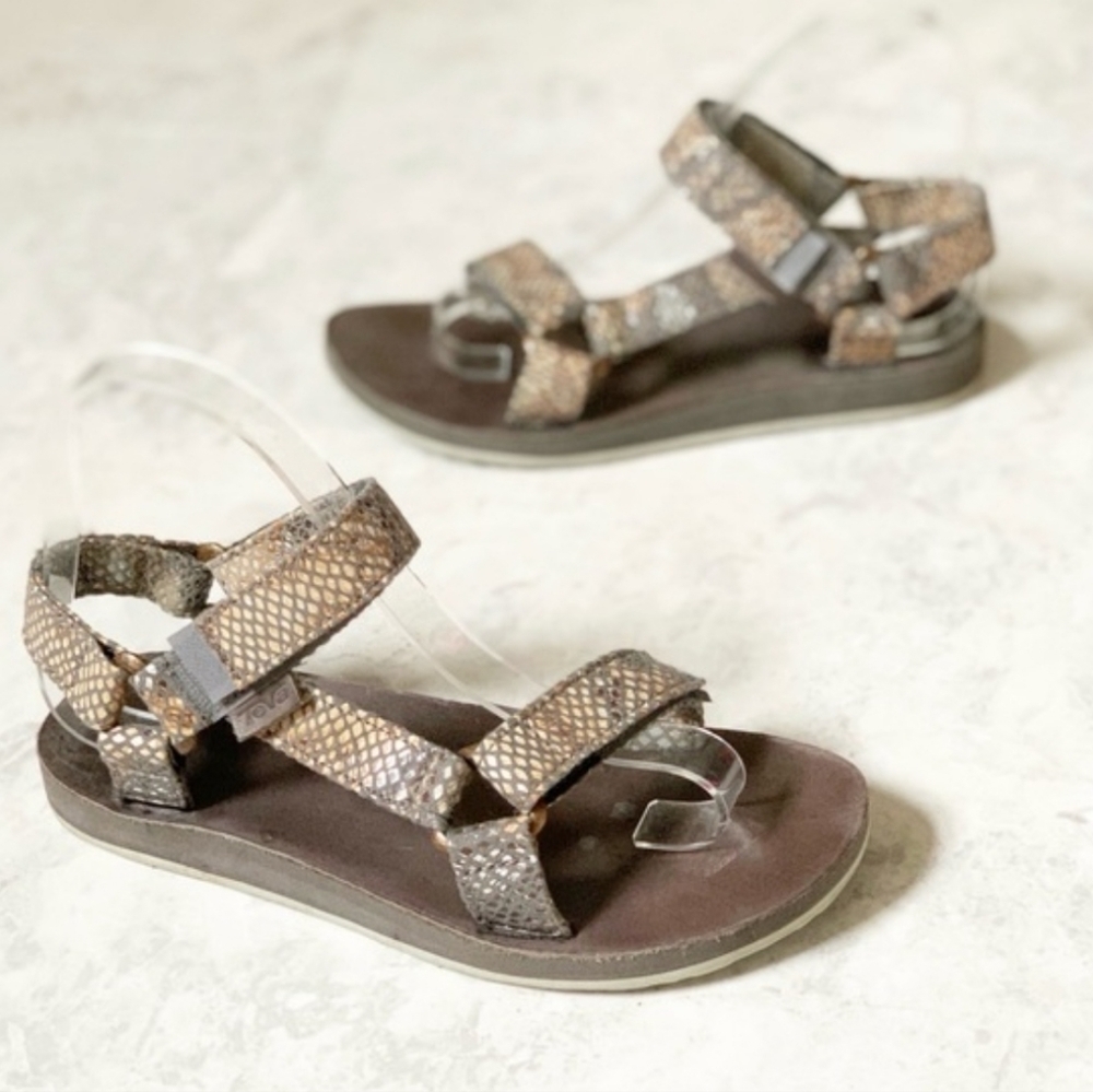 Teva Women Universal Snakeskin Comfort Sandals Flip Flop shoes sz 9
